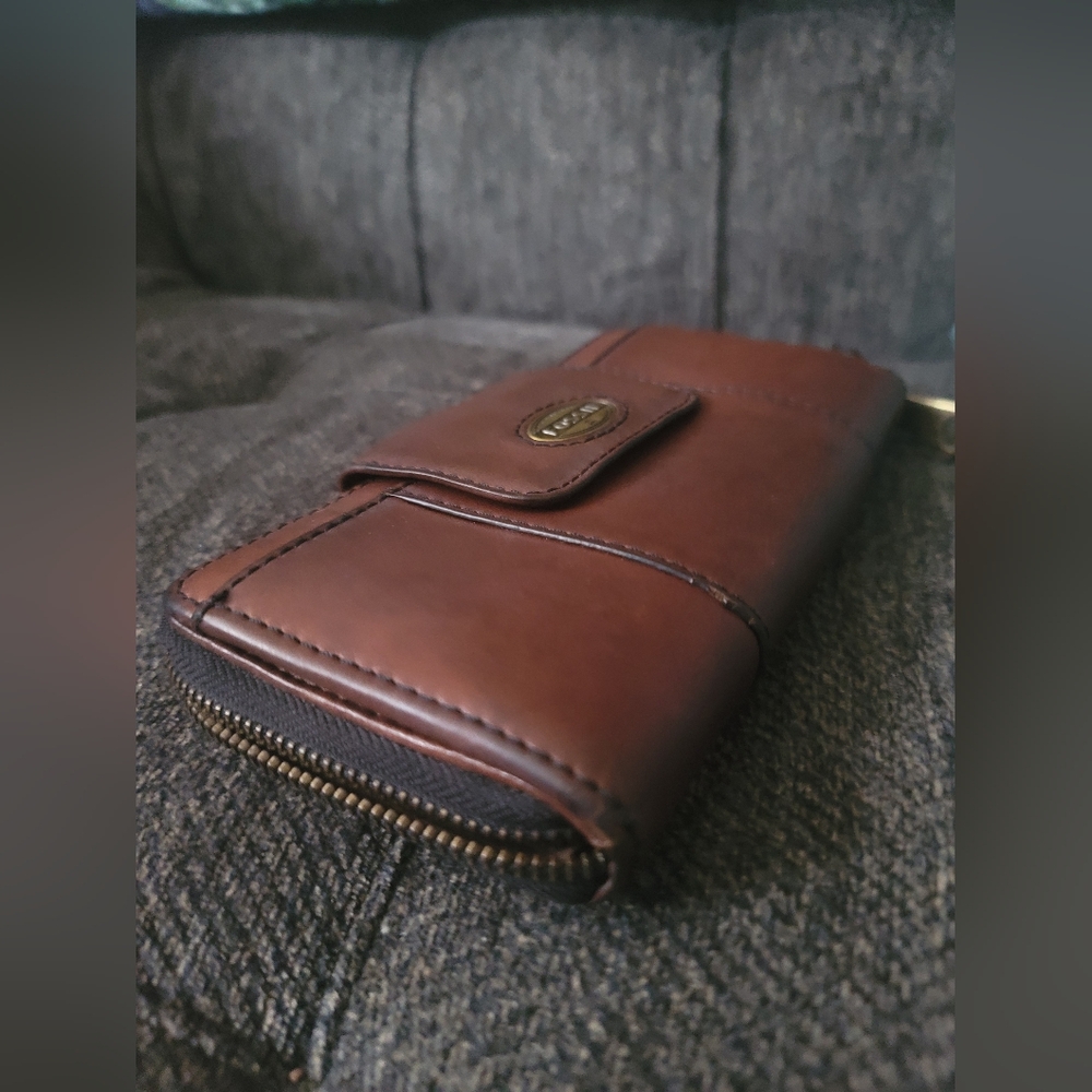 Fossil Vintage Chocolate Leather Wallet - Picture 3 of 9